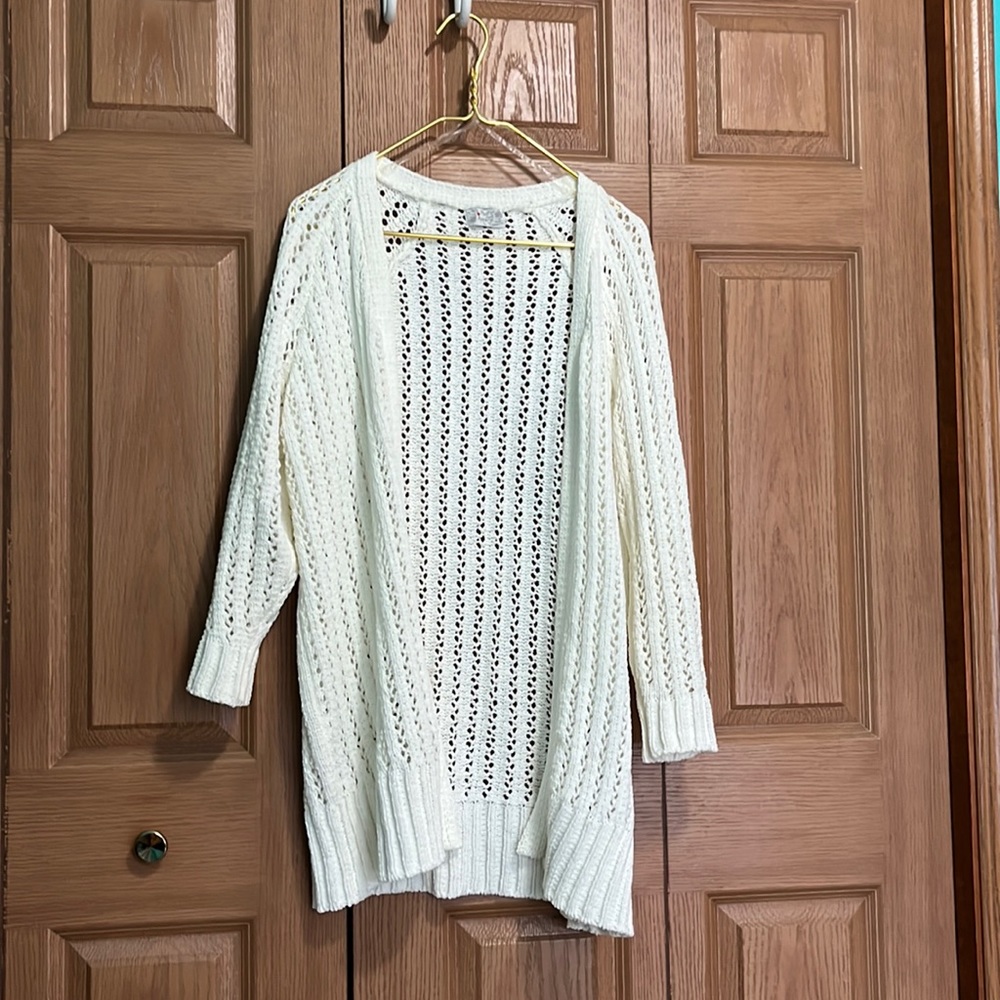 Women’s large white knit cardigan